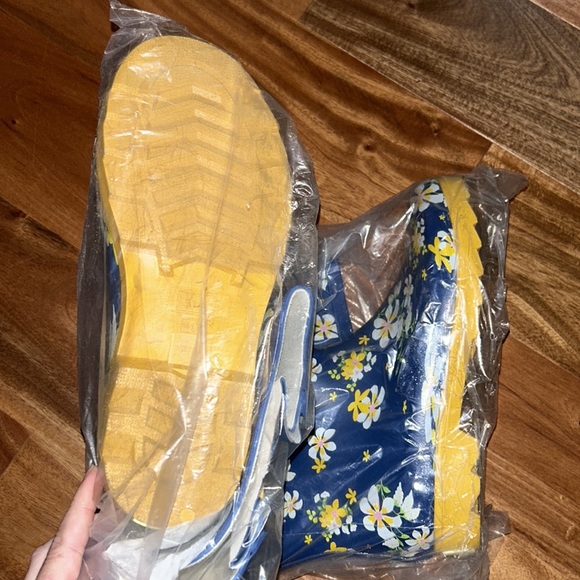 Wide Calf Rubber Rain Boots Wide Foot and Ankle up to 20 Inch Calf - Picture 7 of 8